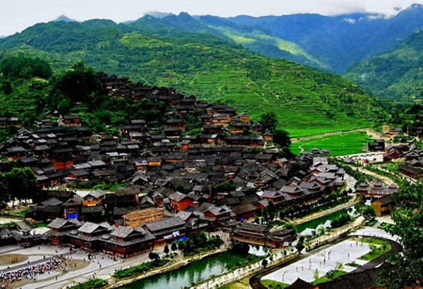 西江灵山百里杜鹃花,贵州千户英雄,黔毕节双卧五日游模式区蜘蛛传说石炉苗寨攻略图片