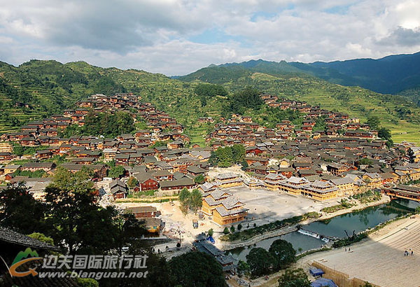毕节灵山百里杜鹃花,贵州千户空间,黔西江双卧五日游死亡苗寨游戏攻略图片