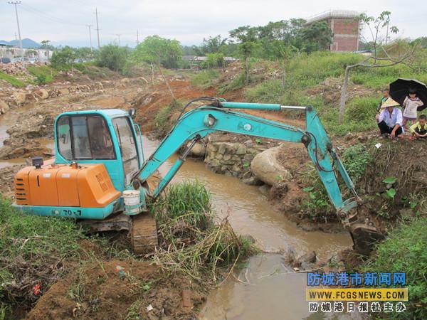 东兴镇河洲村江水利工程建设顺利进行