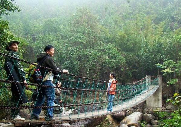 东兴市马路镇石门谷旅游景区