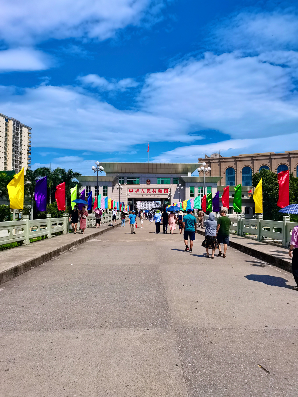 东兴好玩，好在城区徜徉，玩在国门寻香