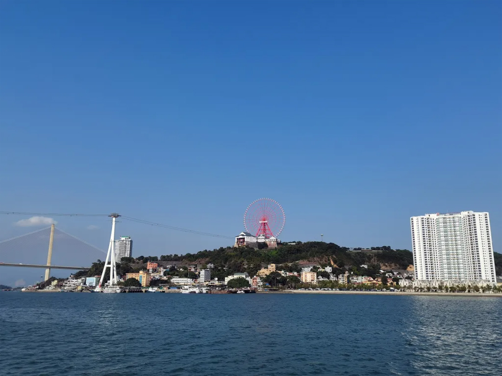 “海上桂林”越南下龙湾的浪漫邂逅 你将收获一段难忘的旅程