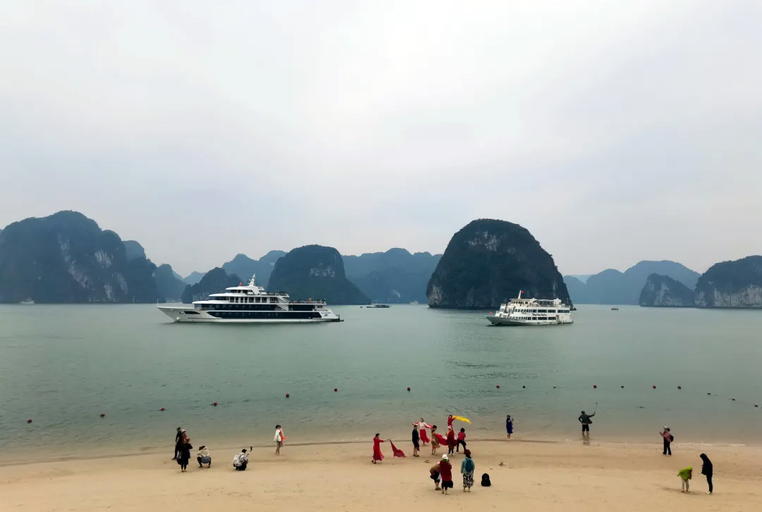 越南下龙湾三天自由行：游轮驶过海上桂林，轻奢时光里的碧海岩诗