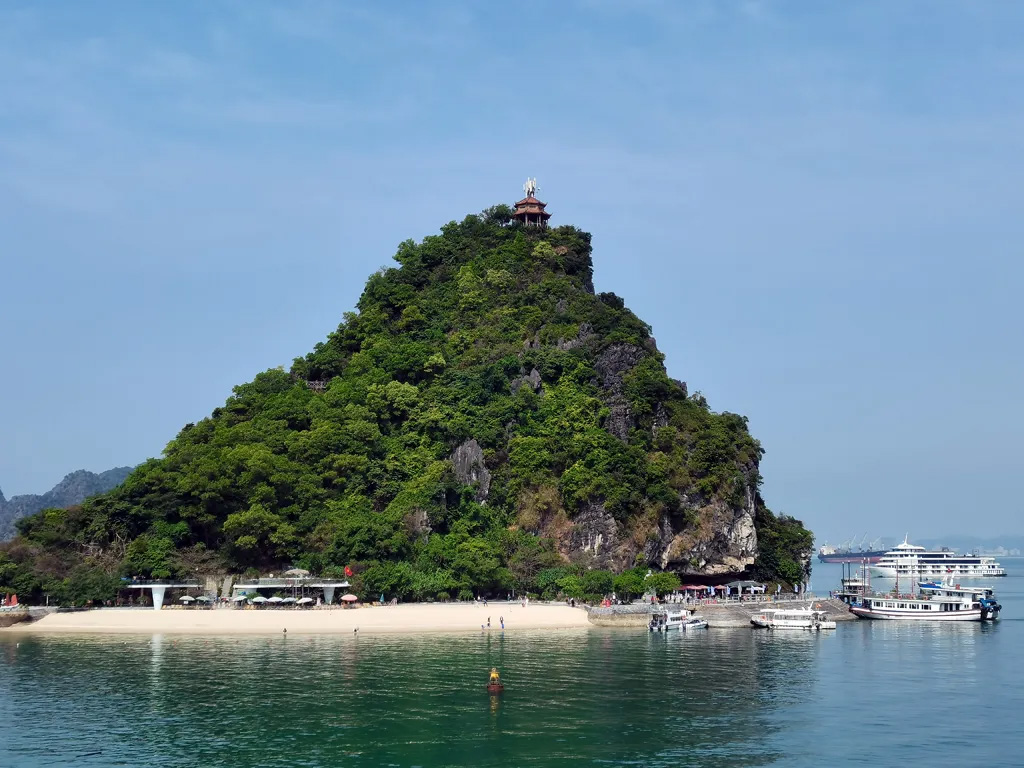 越南下龙湾三天自由行：游轮驶过海上桂林，轻奢时光里的碧海岩诗