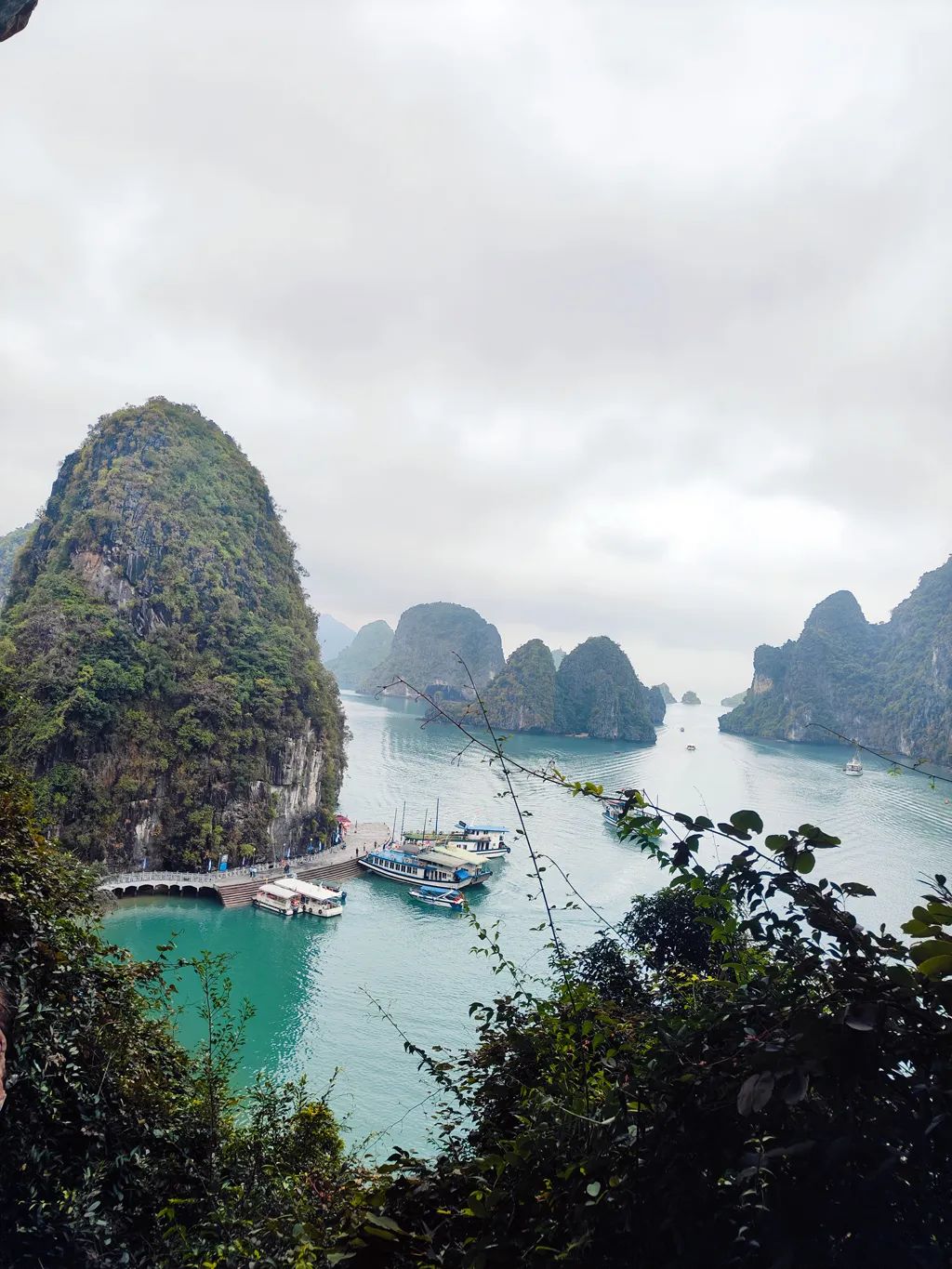 越南下龙湾天堂岛游记：穿梭喀斯特奇观，拾贝云端海岛梦