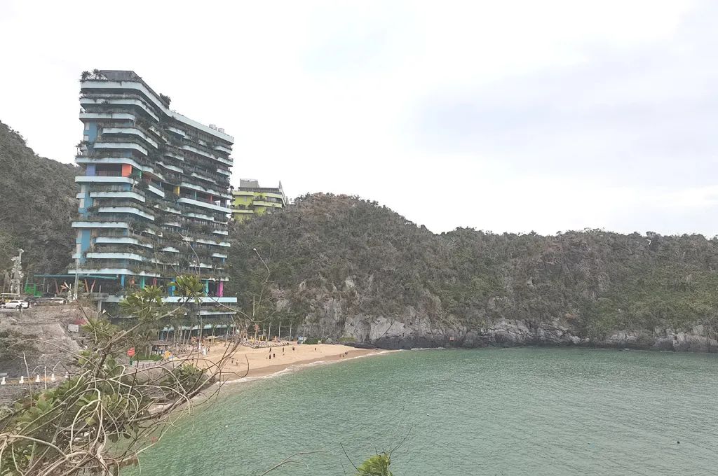 越南吉婆岛探秘之旅：从喀斯特地貌山林到碧蓝海湾的沉浸体验，解锁越南秘境海岛风光