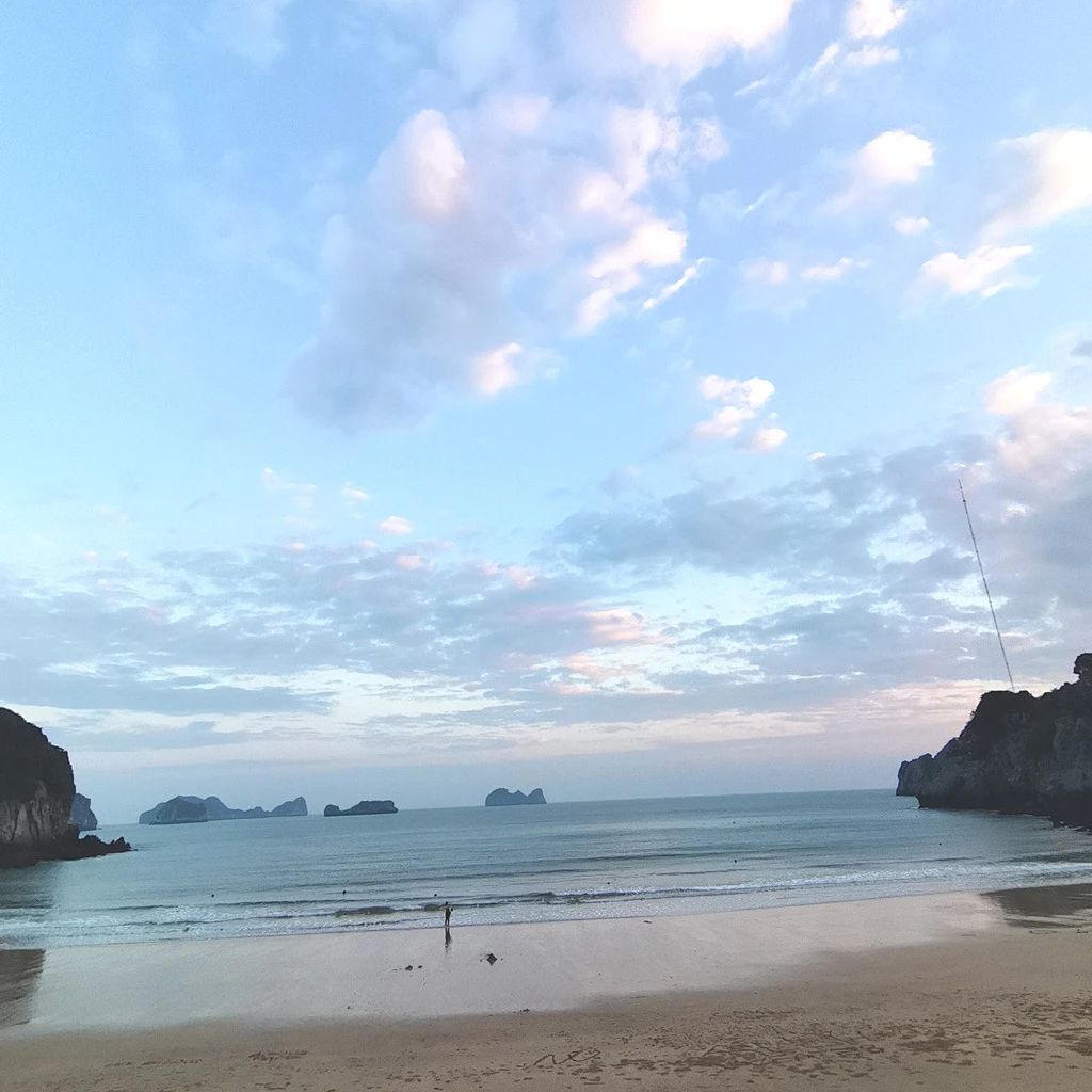 越南吉婆岛探秘之旅：从喀斯特地貌山林到碧蓝海湾的沉浸体验，解锁越南秘境海岛风光