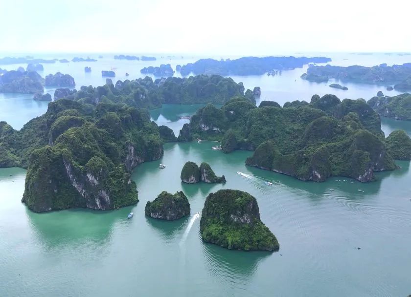 越南吉婆岛探秘之旅：从喀斯特地貌山林到碧蓝海湾的沉浸体验，解锁越南秘境海岛风光