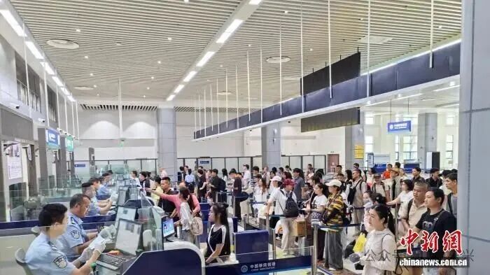 今年以来广西东兴口岸共查验出入境人员650万余人次